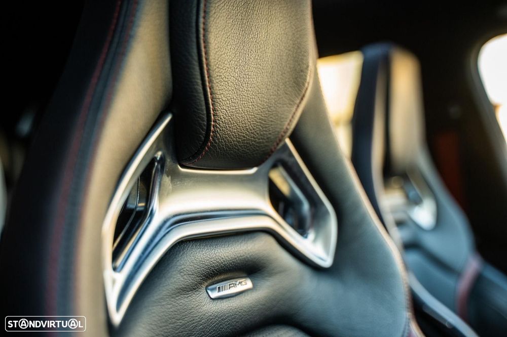 Mercedes-Benz CLA 45 AMG 4Matic Speedshift 7G-DCT Night Edition - 14