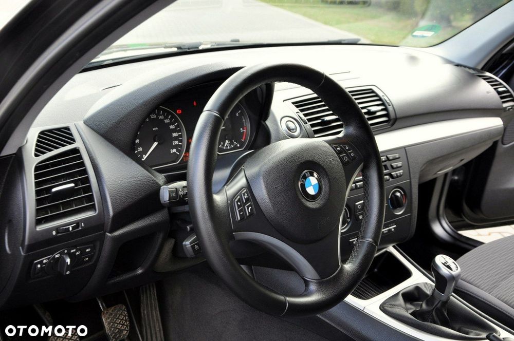 BMW Seria 1 - 22