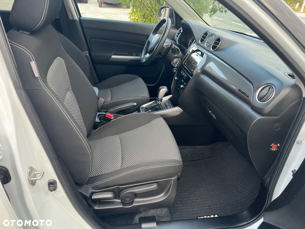 Suzuki Vitara 1.0 Boosterjet Premium 4WD - 31