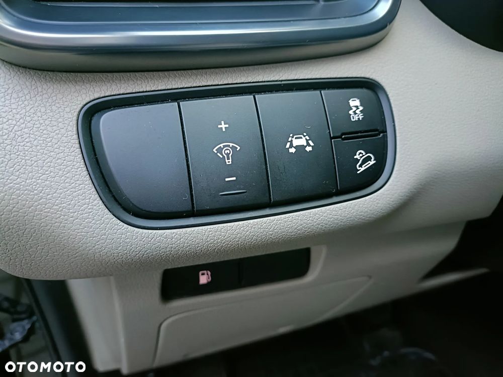 Kia Sorento 2.0 CRDI L - 24