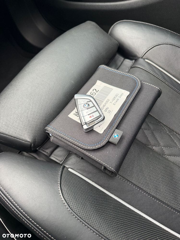 BMW Seria 7 740Li - 36