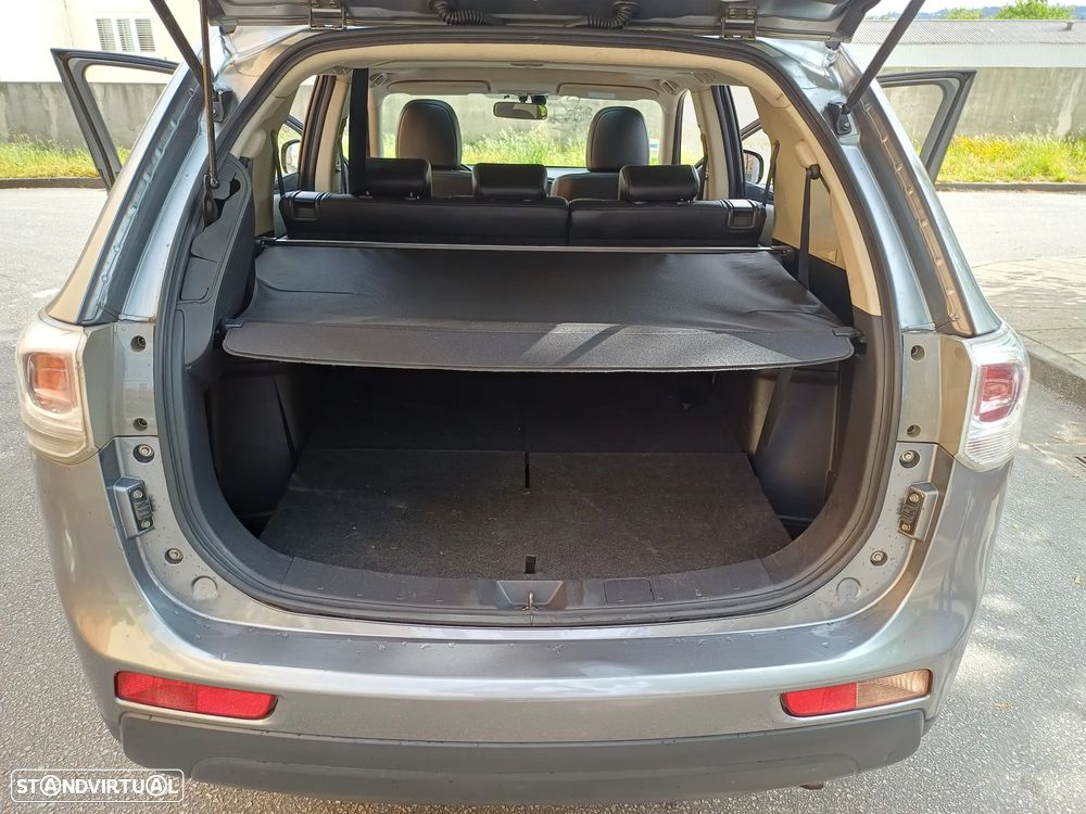 Mitsubishi Outlander 2.2 DI-D Intense+ - 43