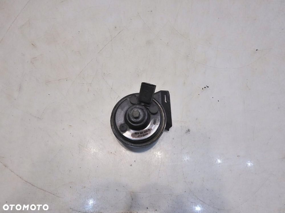 SYGNAŁ KLAKSON LEWY AUDI A4 B7 8E0951223A - 5