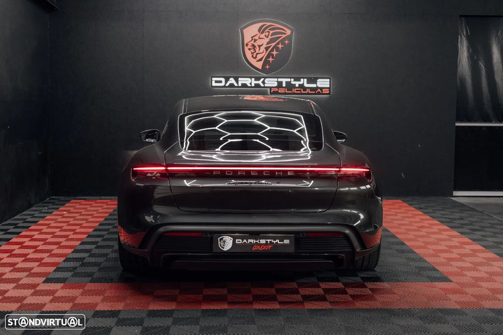 Porsche Taycan Turbo S - 6