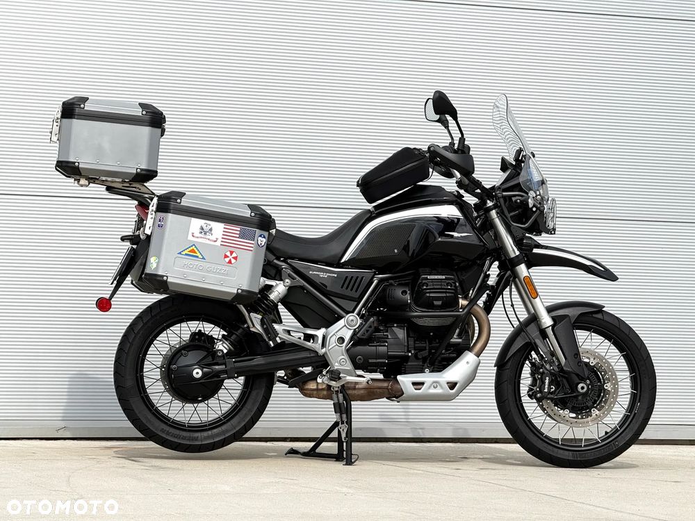 Moto Guzzi V85 - 1