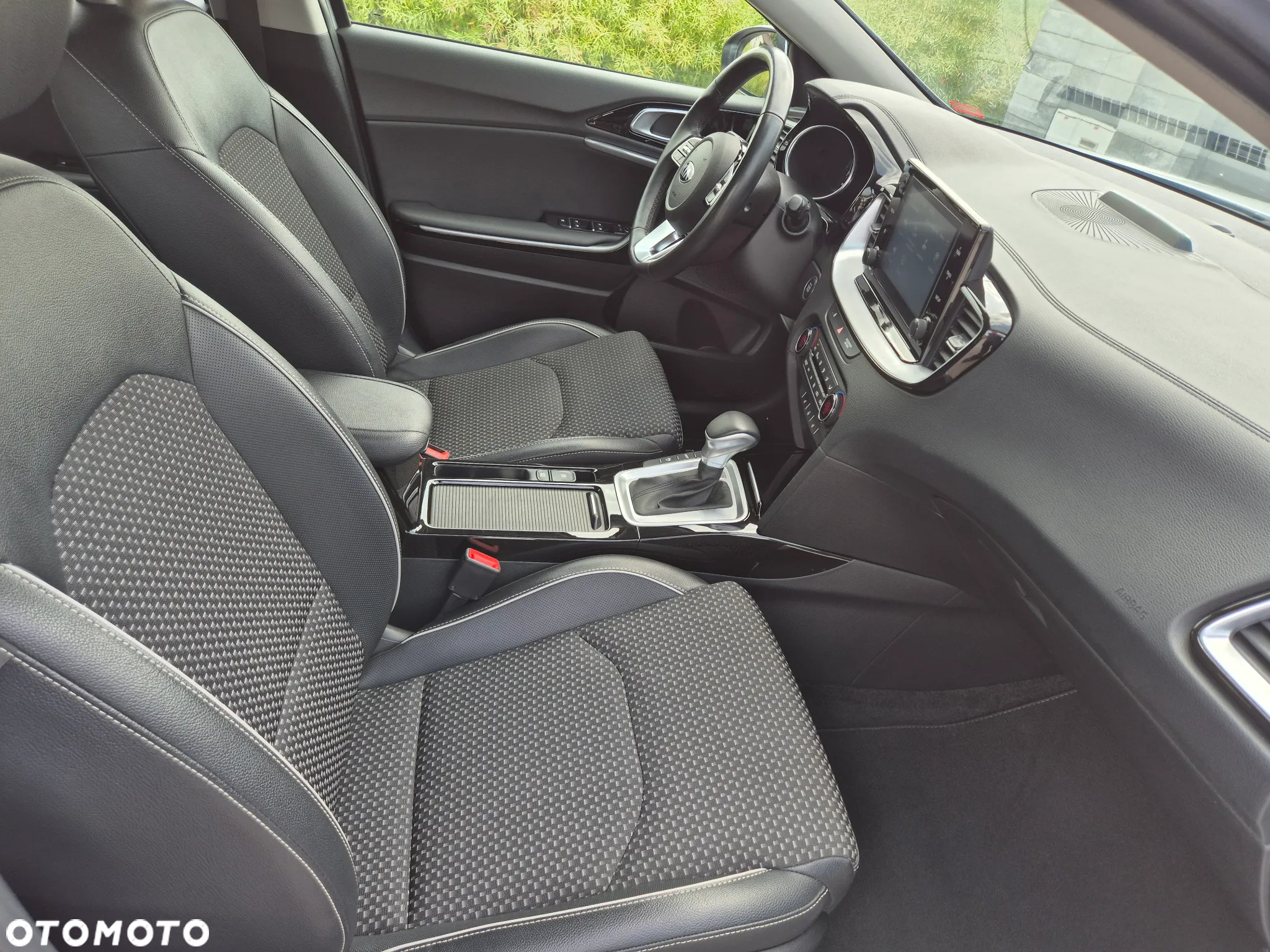 Kia XCeed - 14