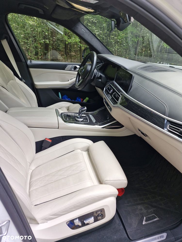 BMW X7 - 9