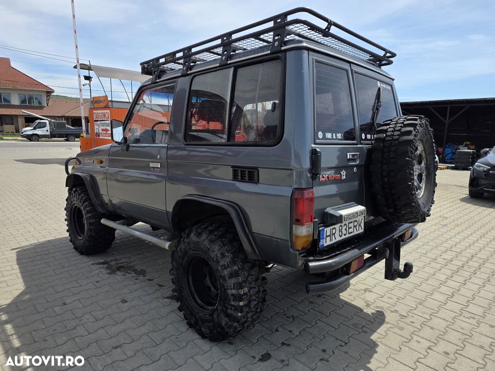 Toyota Land Cruiser - 5
