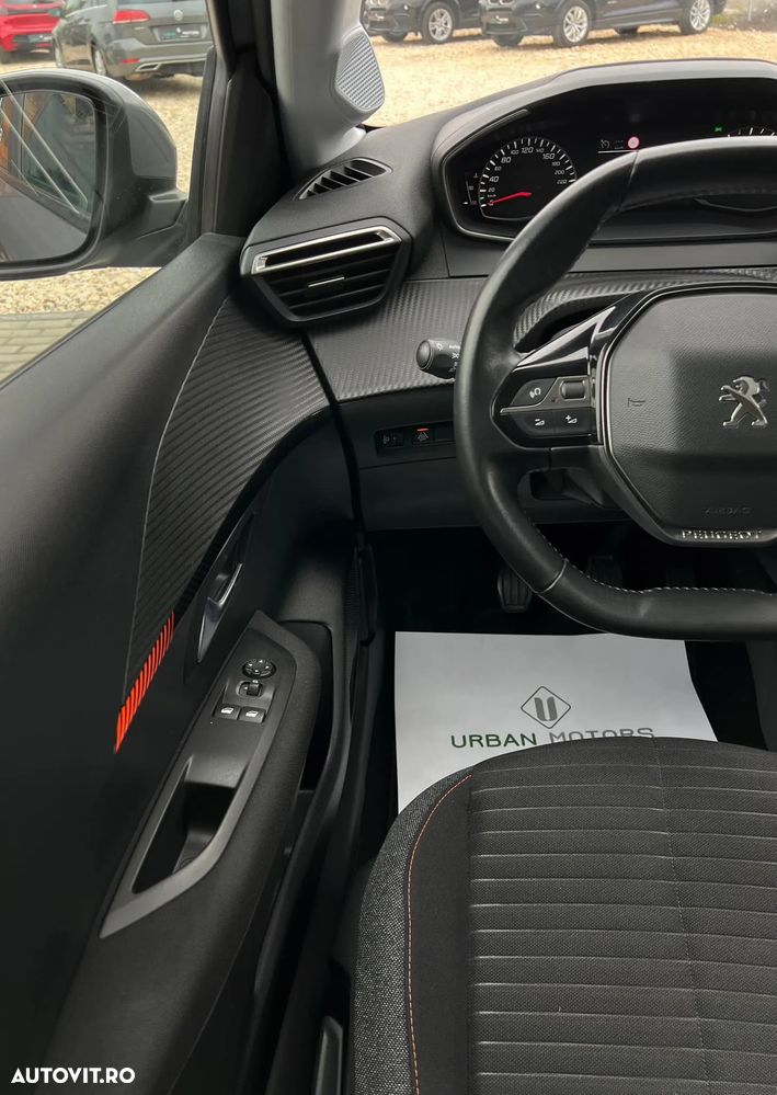 Peugeot 208 PureTech 100 Business - 17