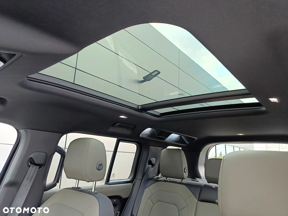 Land Rover Defender - 23