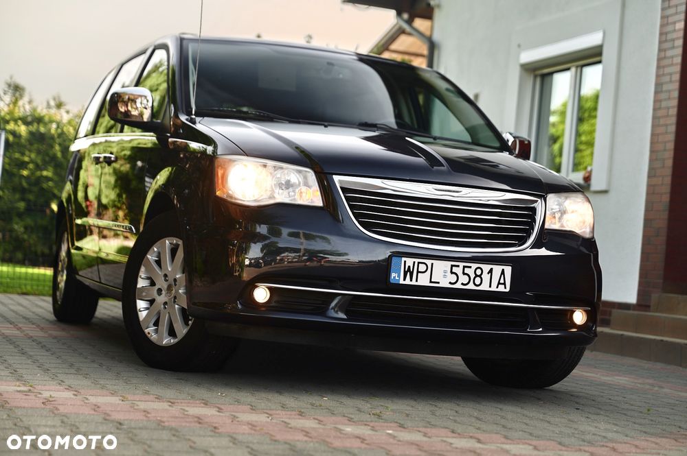 Chrysler Town & Country 3.6 Limited - 6