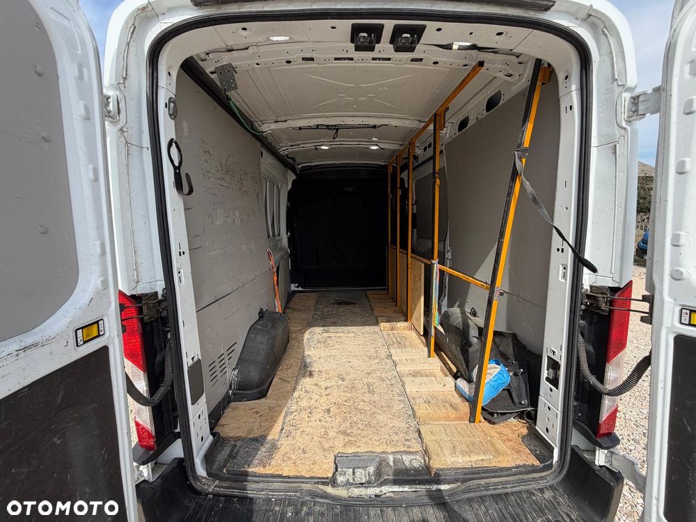 Ford Transit - 19