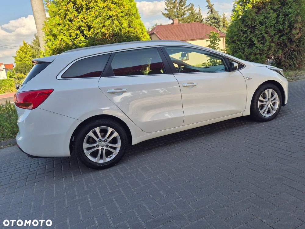 Kia Ceed 1.6 CRDi 128 Platinum Edition - 14