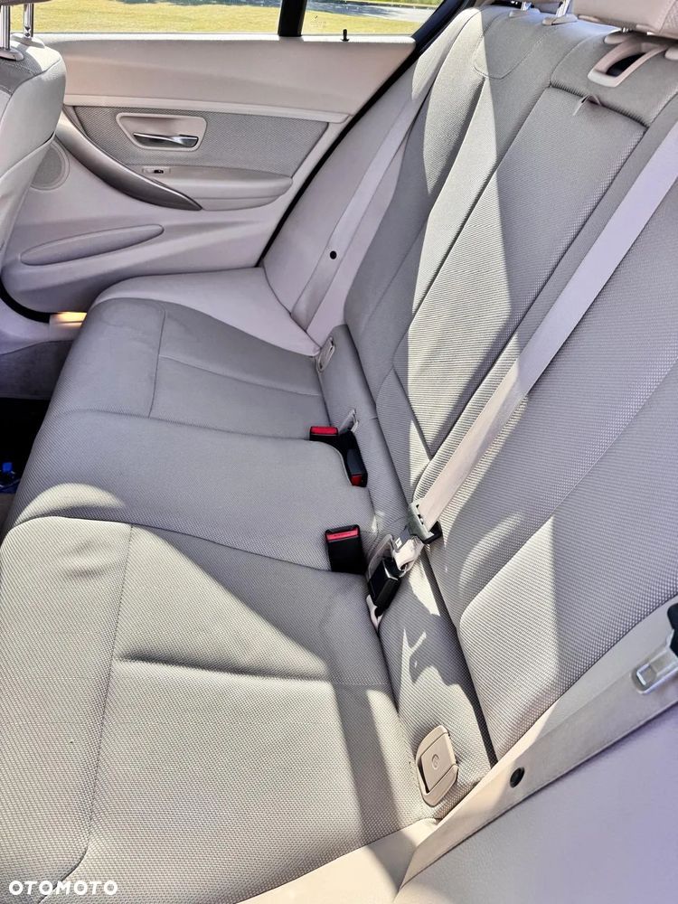 BMW Seria 3 - 24