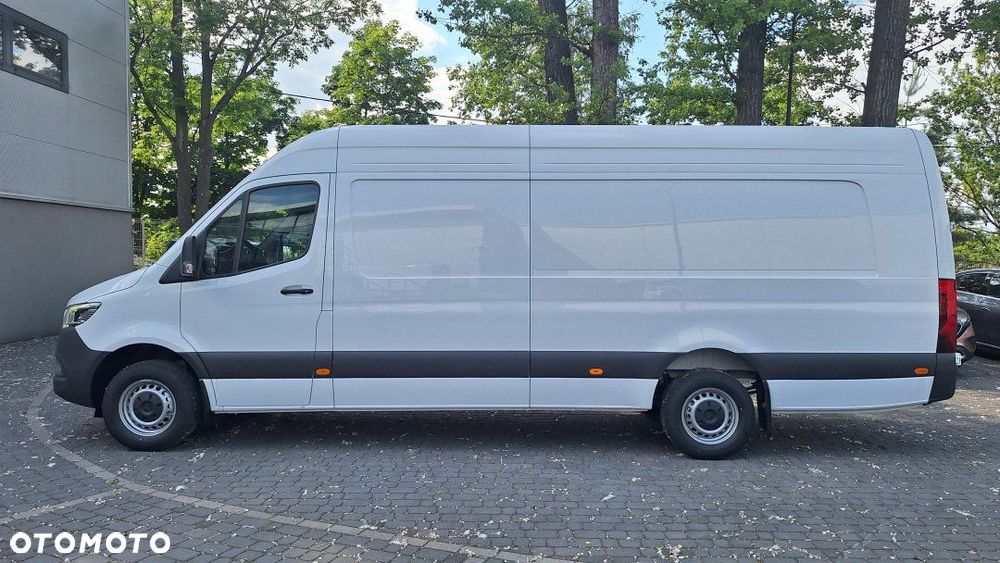 Mercedes-Benz Sprinter - 2