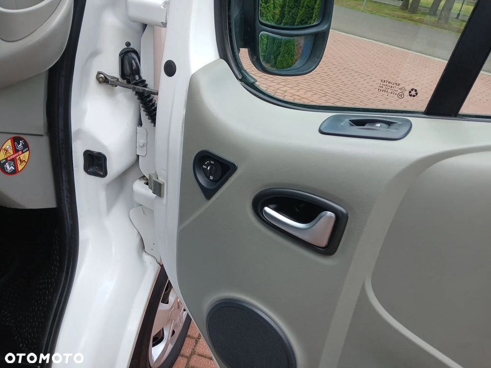 Renault TRAFIC - 9