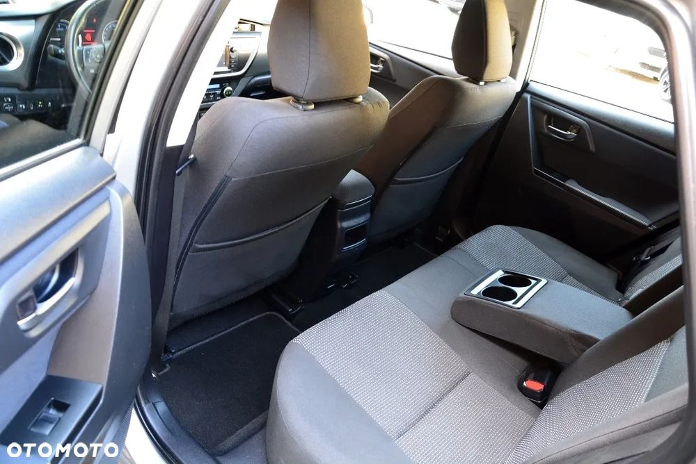 Toyota Auris 1.6 Premium Comfort - 7
