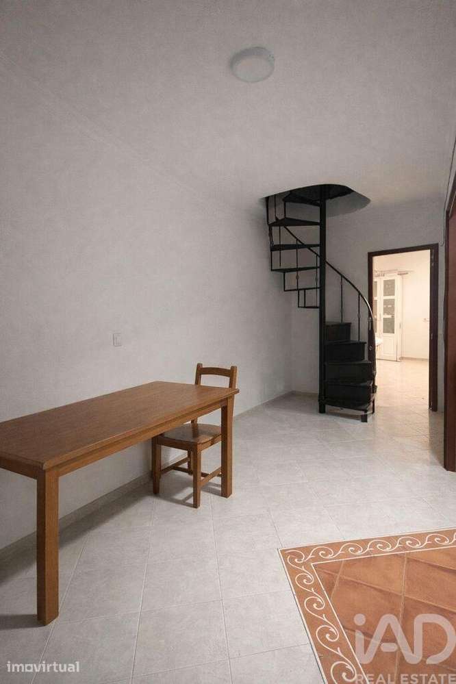 Moradia em banda T3 em Sacavém e Prior Velho de 73,6 m2 - Grande imagem: 3/16