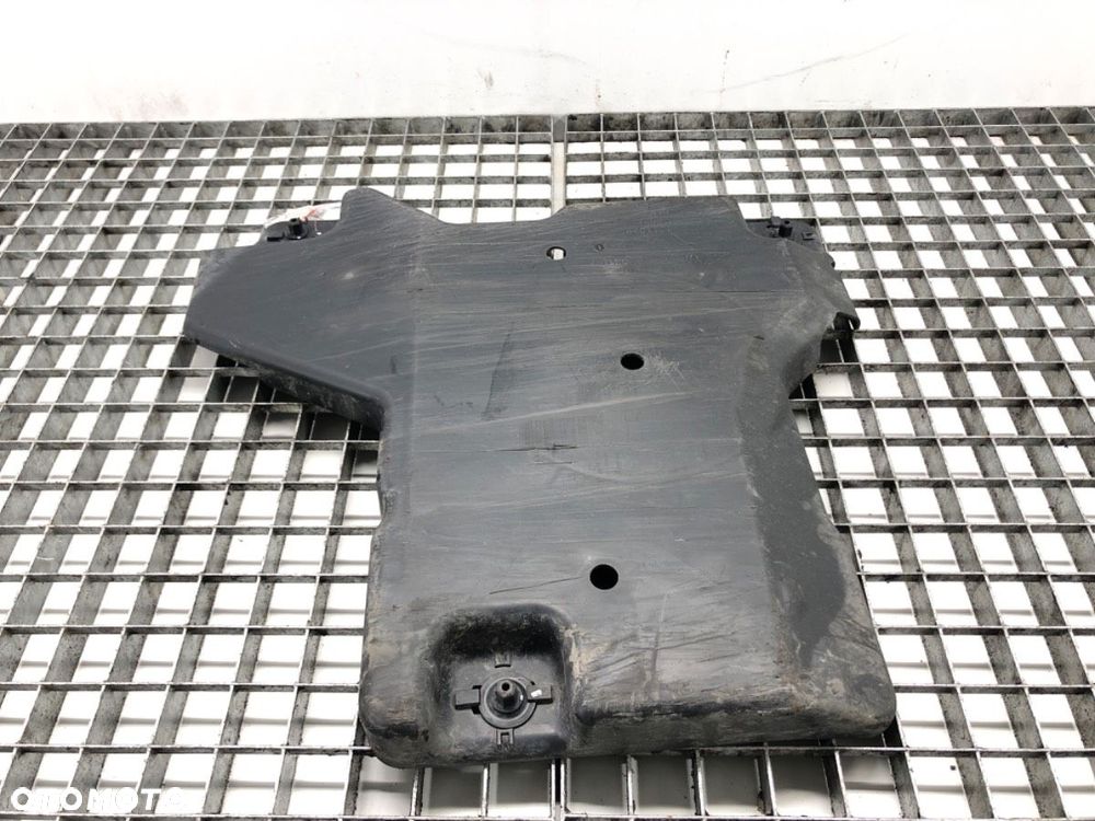 OSŁONA PODWOZIA ŚRODKOWA  MAN TGE Autobus 2017 - 2022 2.0 TDI 130 kW [177 KM] olej napędowy 2017 - 1