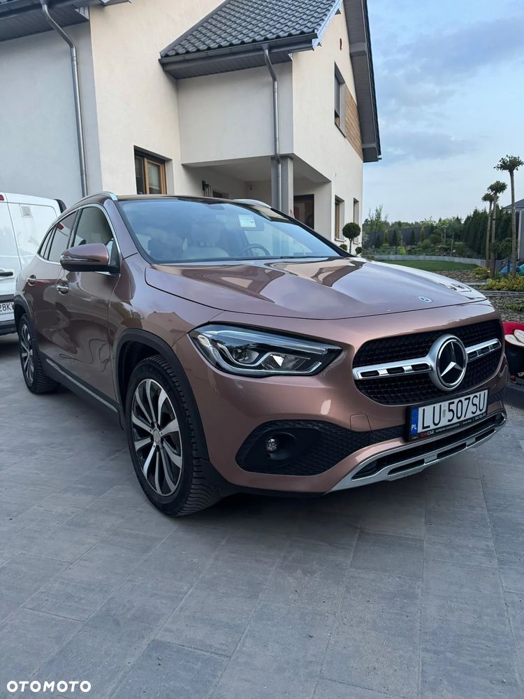 Mercedes-Benz GLA - 9