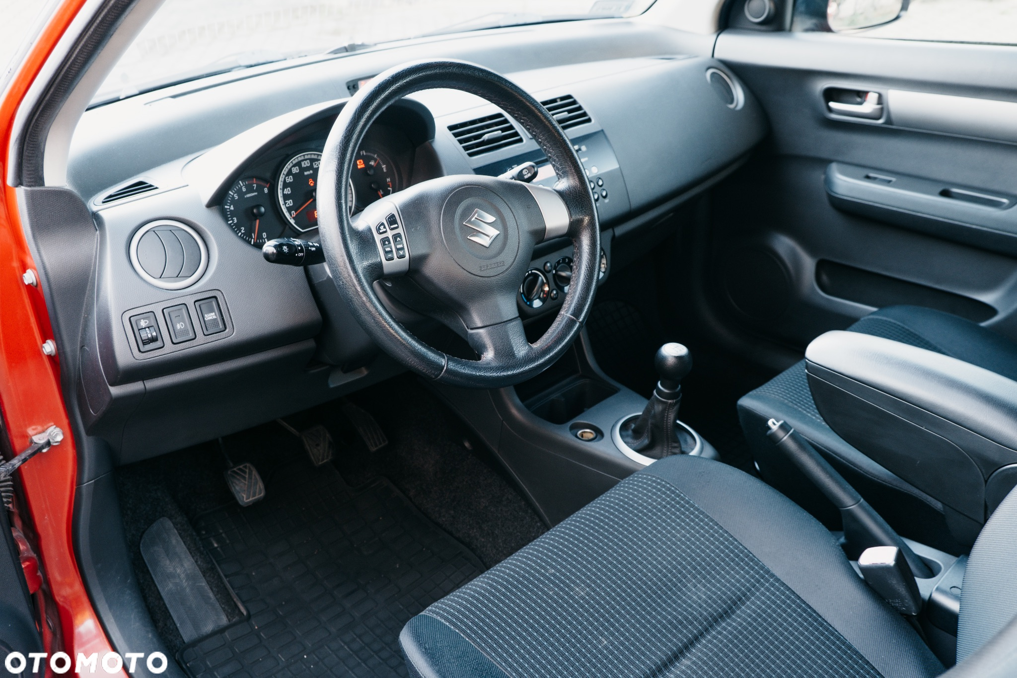 Suzuki Swift - 12