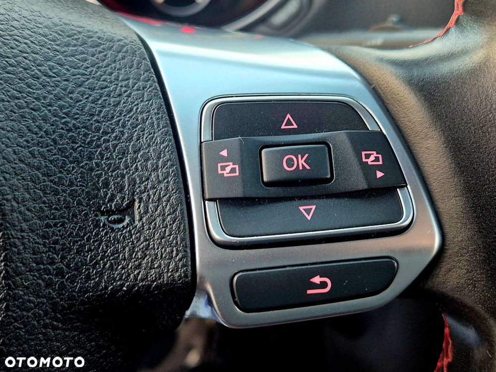 Volkswagen Golf 2.0 GTI - 27