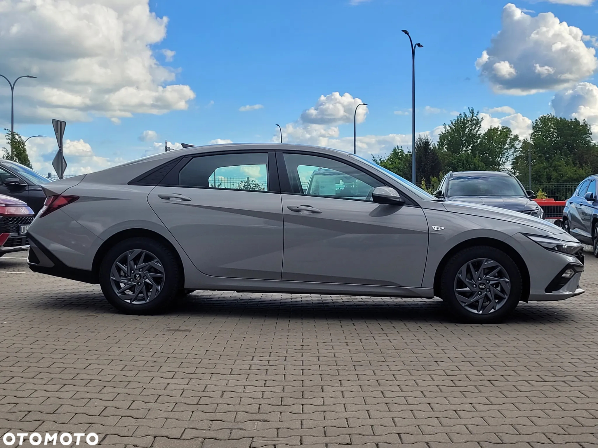 Hyundai Elantra 1.6 Modern - 8
