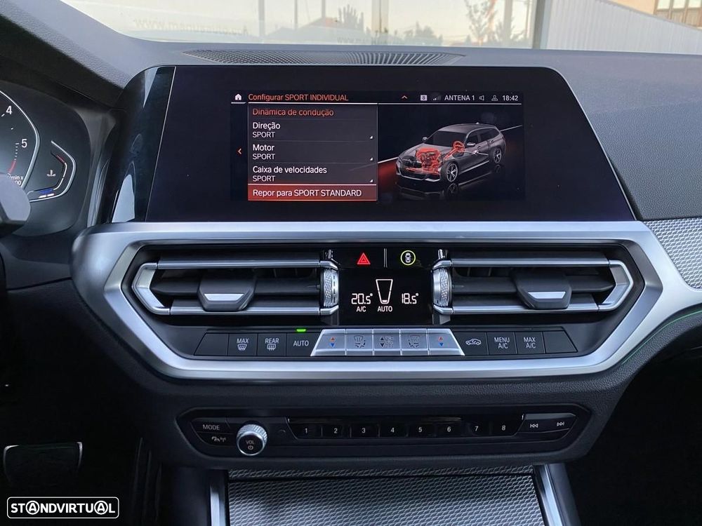 BMW 320 d Pack Desportivo M Auto - 25