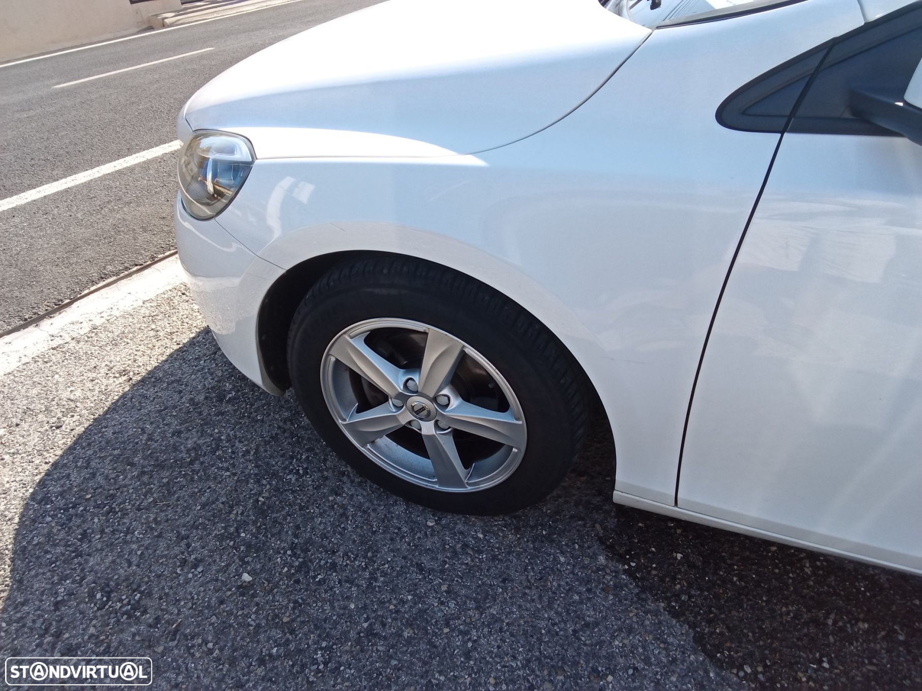 Volvo V40 2.0 D2 Momentum - 8