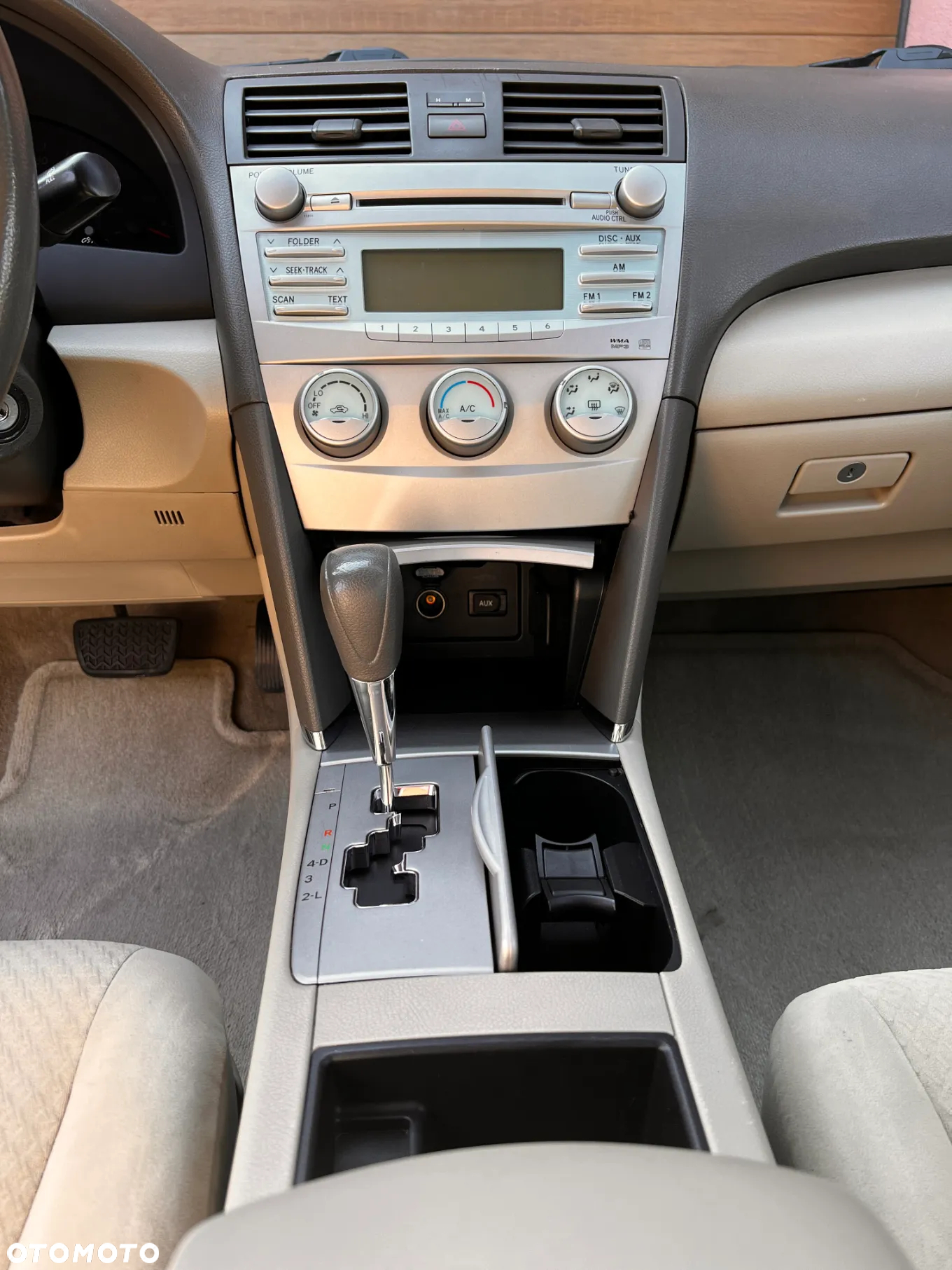 Toyota Camry 2.4 SE - 13