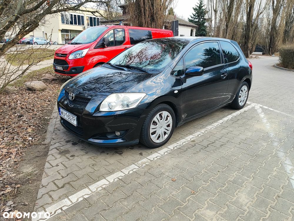 Toyota Auris 2.0 D-4D Luna - 1