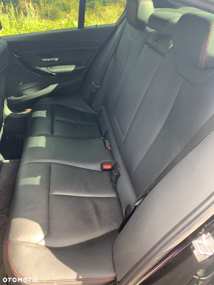 BMW Seria 3 328i Sport Line - 11