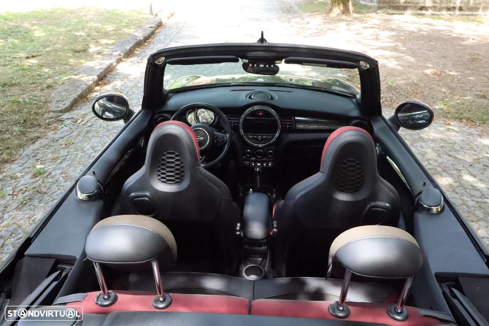 MINI Cabrio John Cooper Works - 11