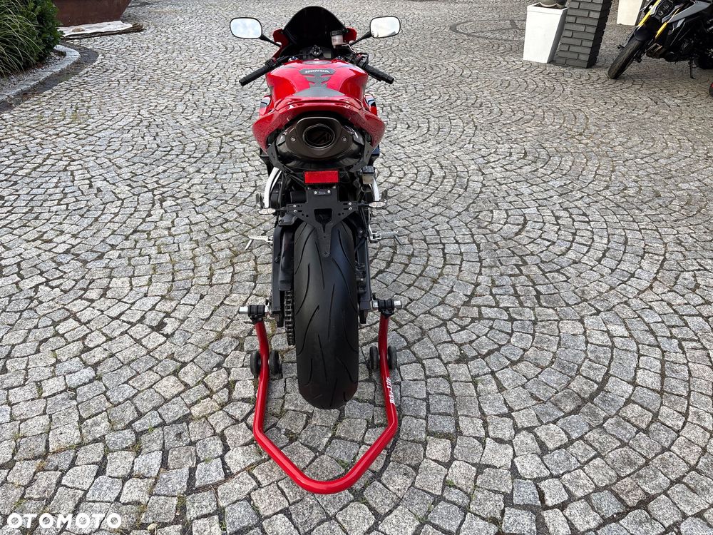 Honda CBR - 11