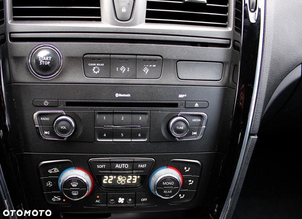 Renault Latitude 2.0 dCi - 21