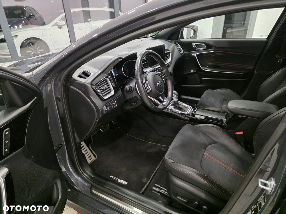 Kia ProCeed 1.6 T-GDI GT DCT - 12