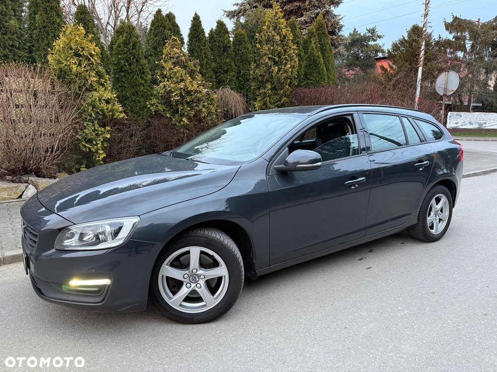 Volvo V60 D2 Momentum - 4