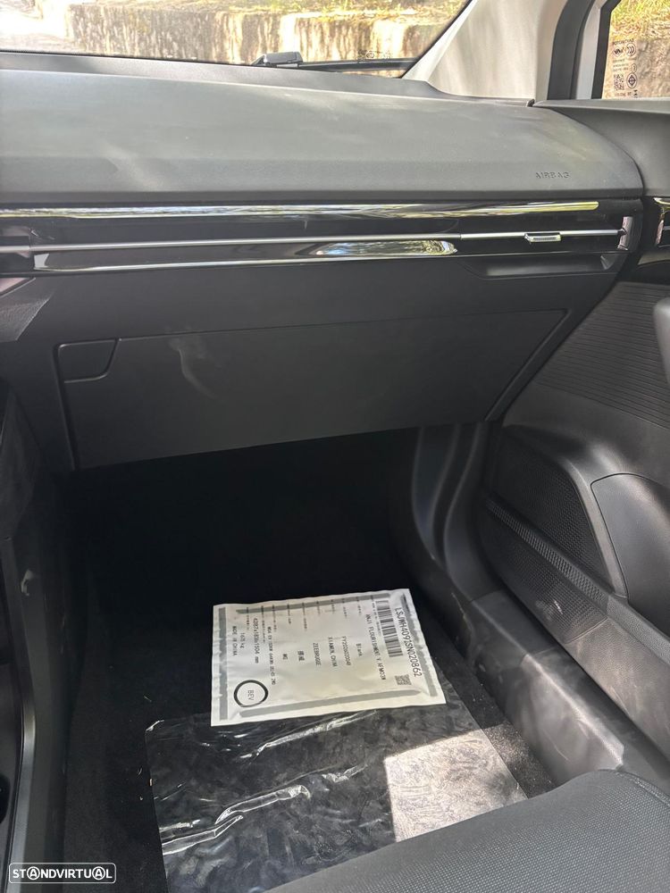 MG MG4 64 kWh Luxury - 21