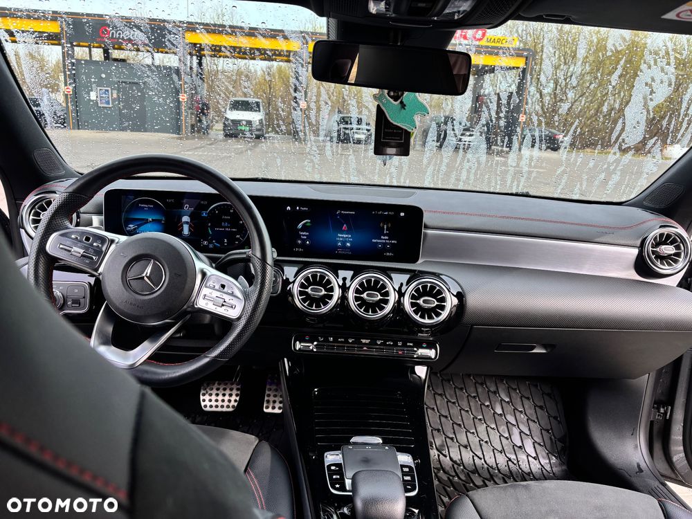 Mercedes-Benz CLA 200 7G-DCT - 5