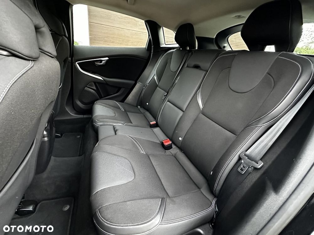 Volvo V40 D2 Drive-E Momentum - 16