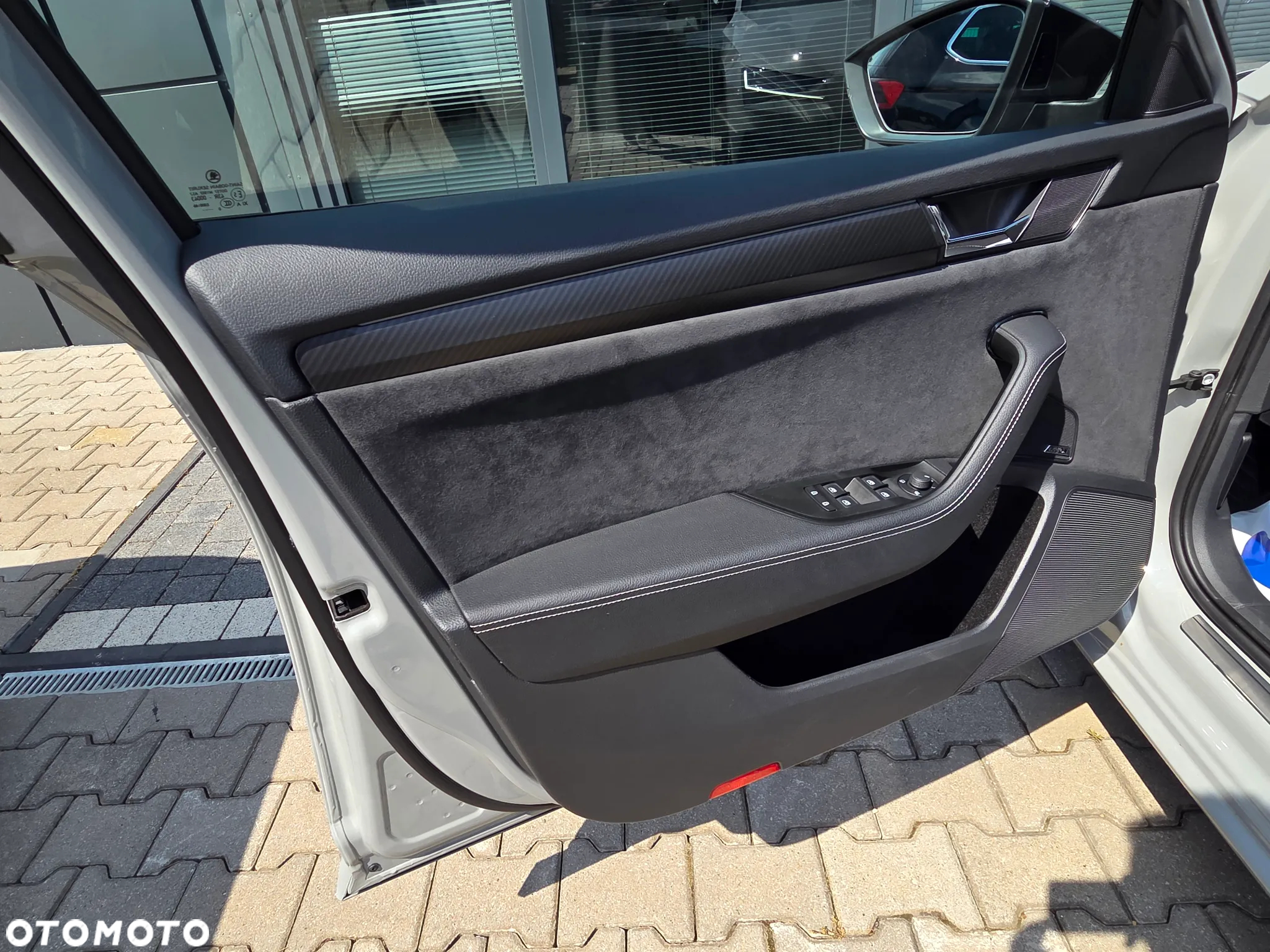 Skoda Superb 2.0 TDI 4x4 Sportline DSG - 28