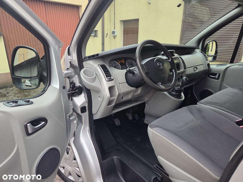 Opel Vivaro - 8