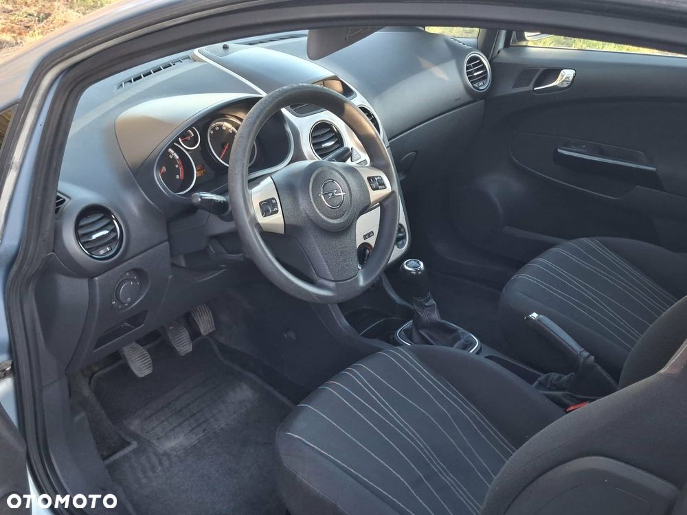 Opel Corsa 1.2 16V Essentia - 5