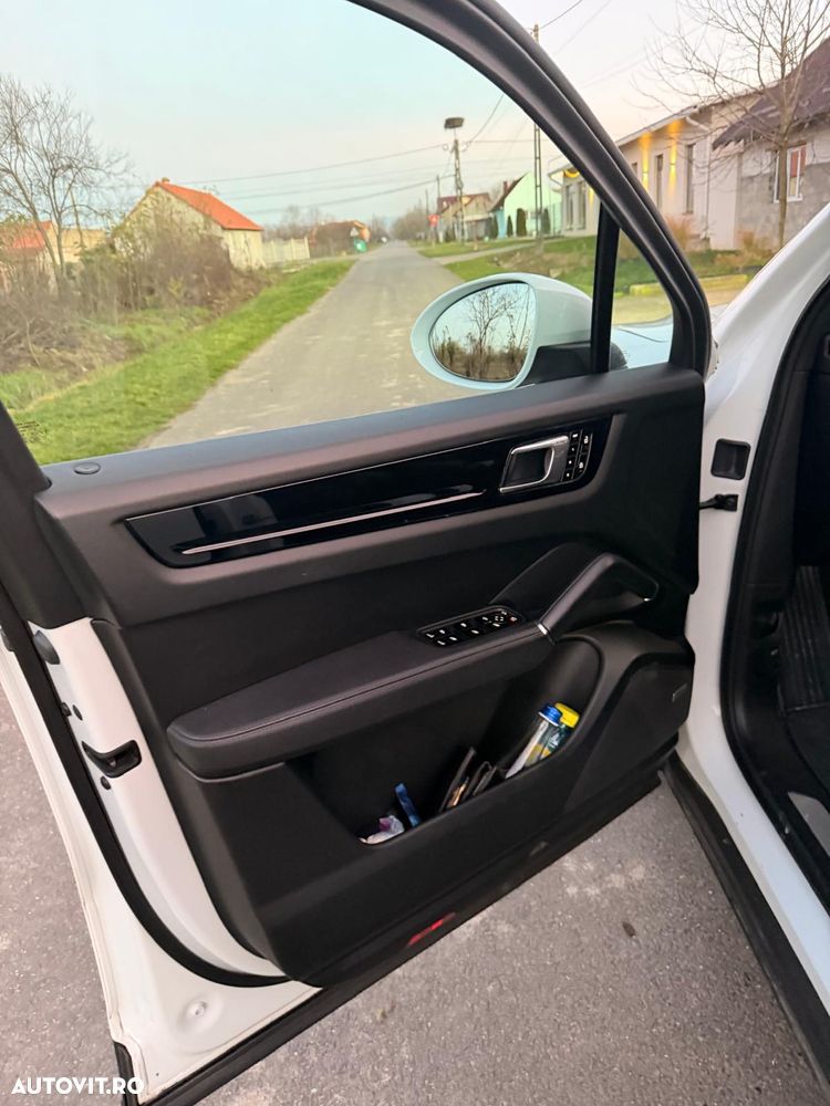 Porsche Cayenne Standard - 11