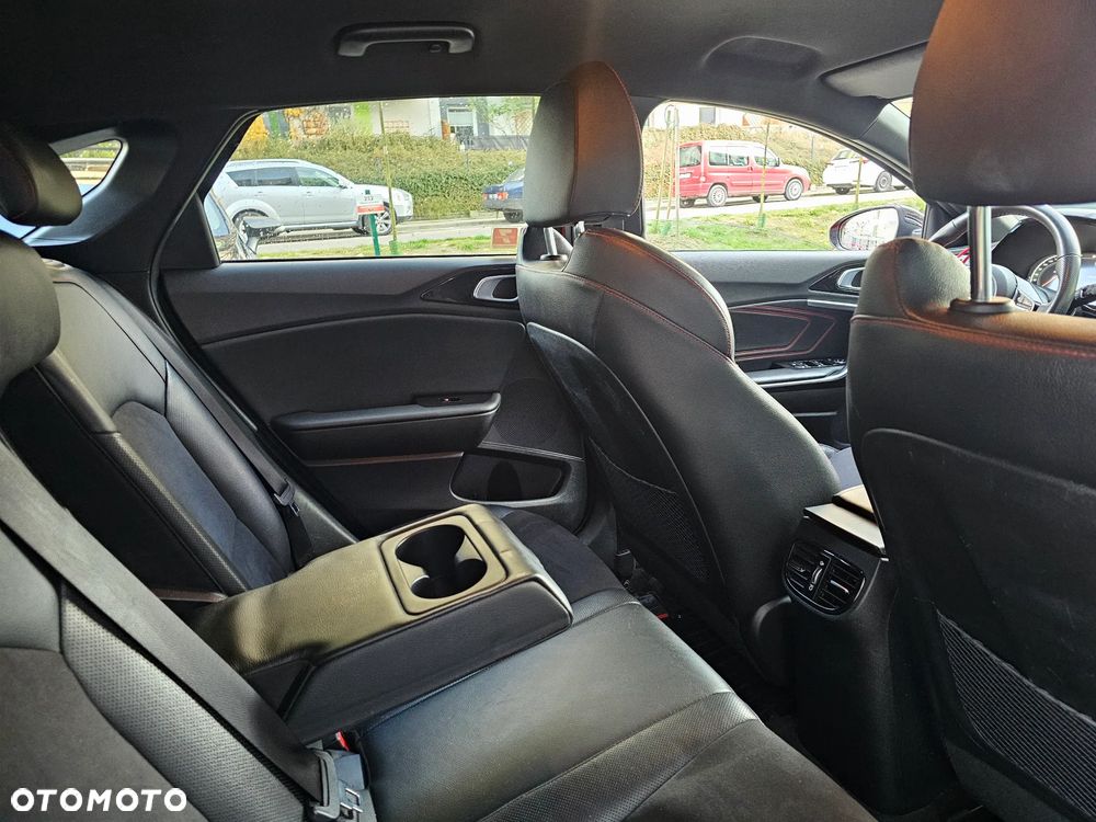 Kia ProCeed 1.6 T-GDI GT DCT - 15