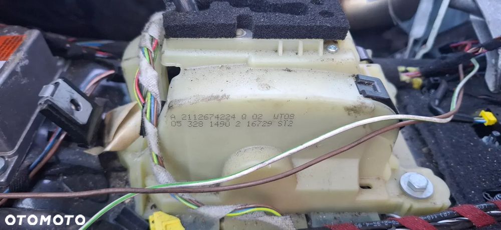 MERCEDES BENZ W211 E320 v6  LEWAREK WYBIERAK A2112674224 - 2