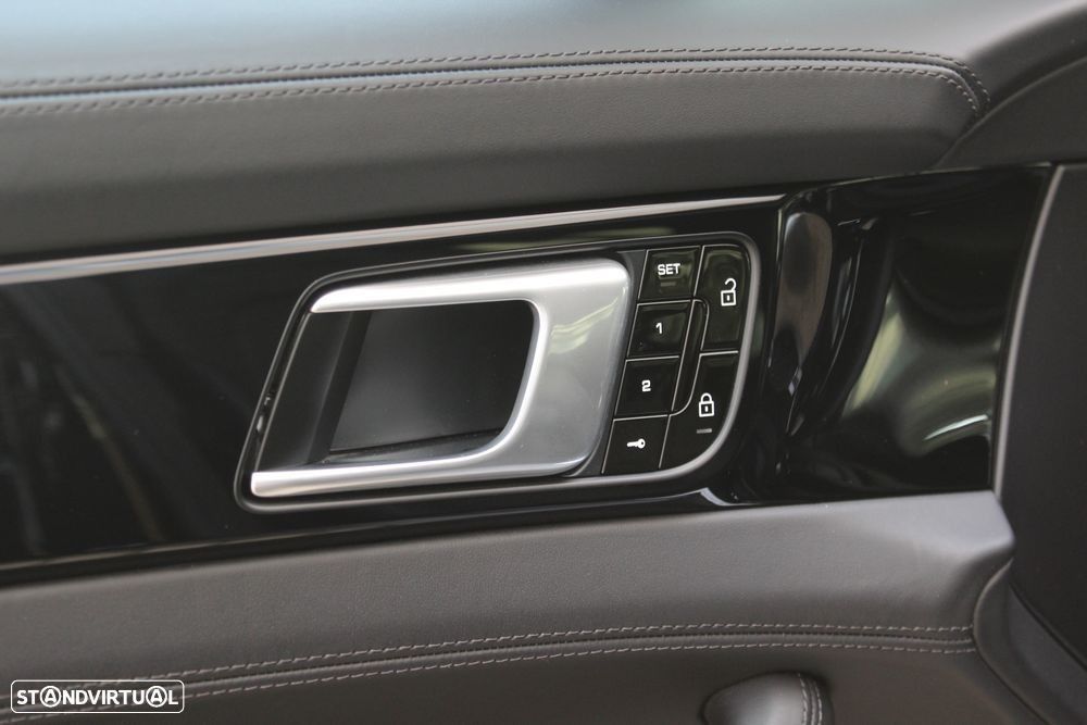 Porsche Panamera Sport Turismo 4 E-Hybrid - 19