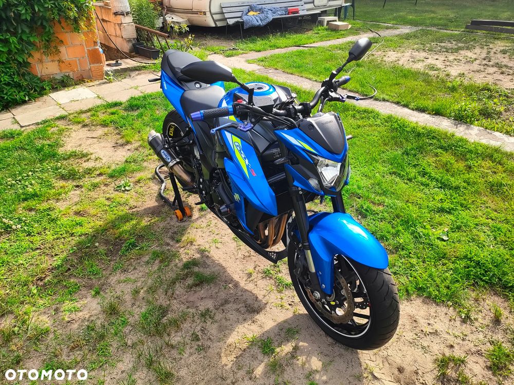 Suzuki GSX - 4