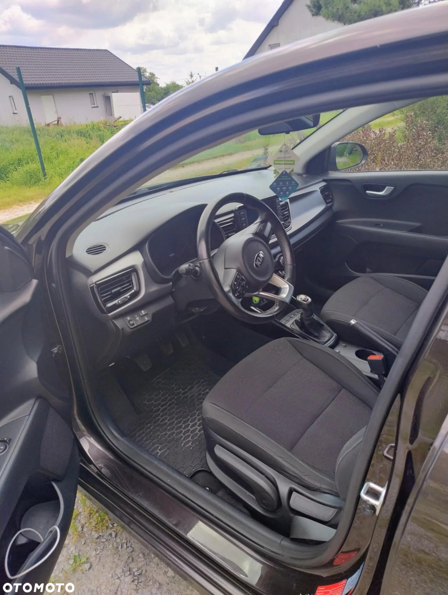 Kia Rio 1.4 L - 4