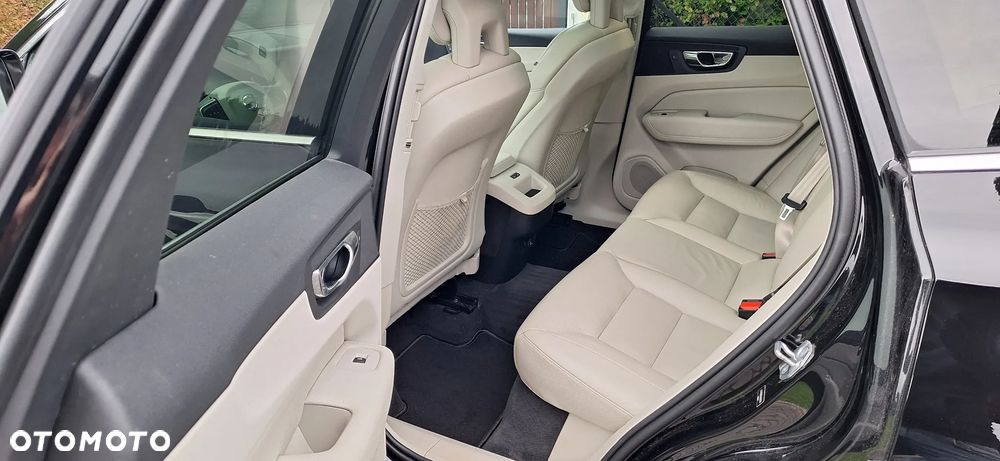 Volvo XC 60 T6 AWD Momentum - 12